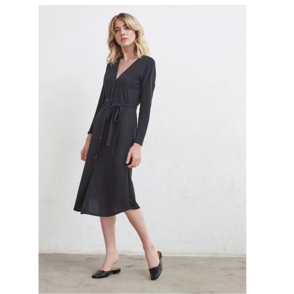 VETTA Capsule Ribbed Midi Dress/Cardigan - Size M